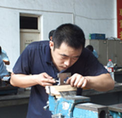 代继业：钳工实习指导教师