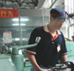 李金铭：车工实习指导教师